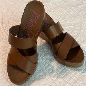 Blowfish Wedge Sandal, Size 9